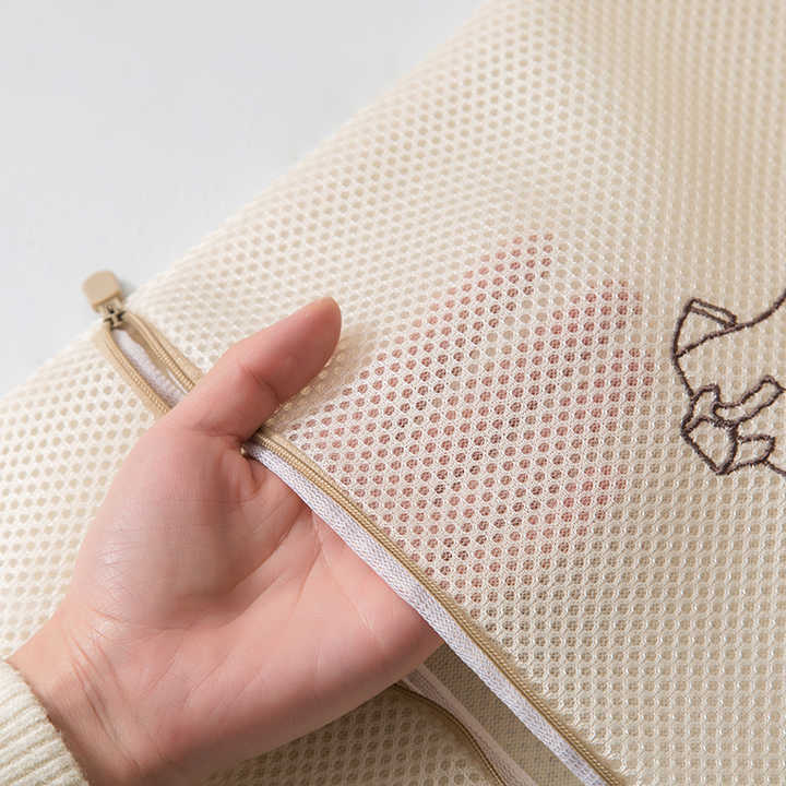 160gsm Sandwich Zipper Embroidered Laundry Bag